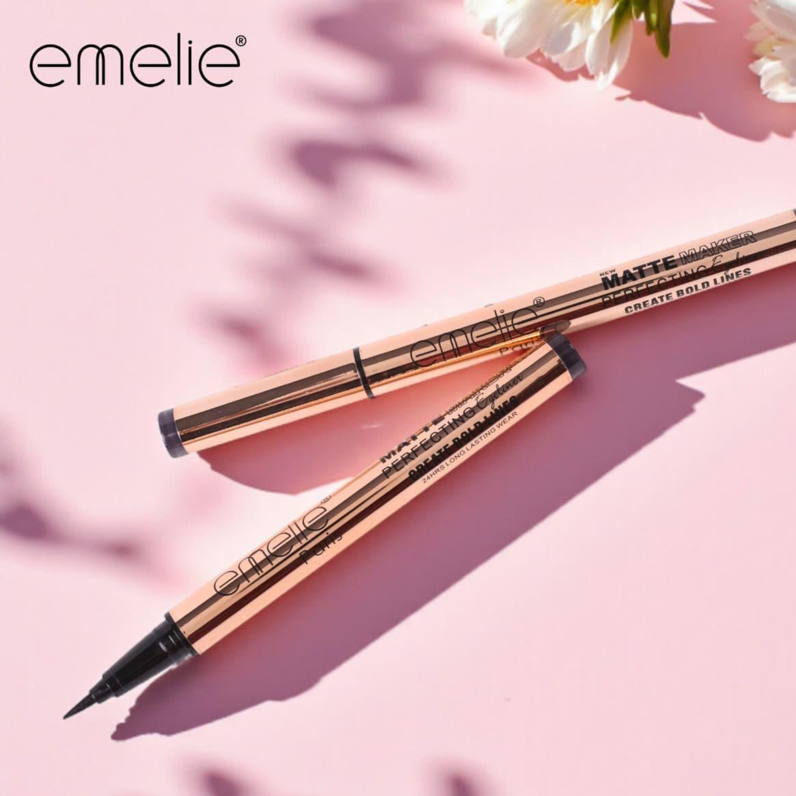 Emelie Black Eyeliner