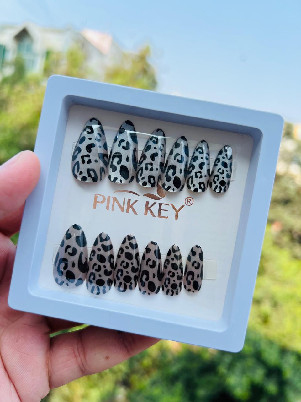 Leopardl Print False Nails – Full Cover, Stylish Stiletto Shape