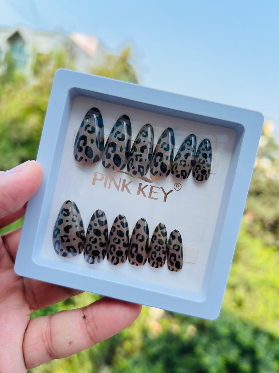 Leopardl Print False Nails – Full Cover, Stylish Stiletto Shape