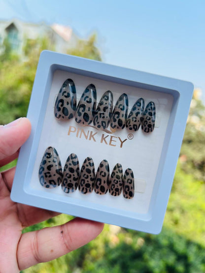 Leopardl Print False Nails – Full Cover, Stylish Stiletto Shape