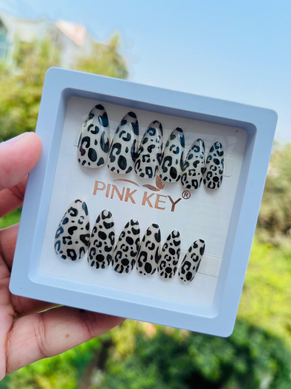 Leopardl Print False Nails – Full Cover, Stylish Stiletto Shape