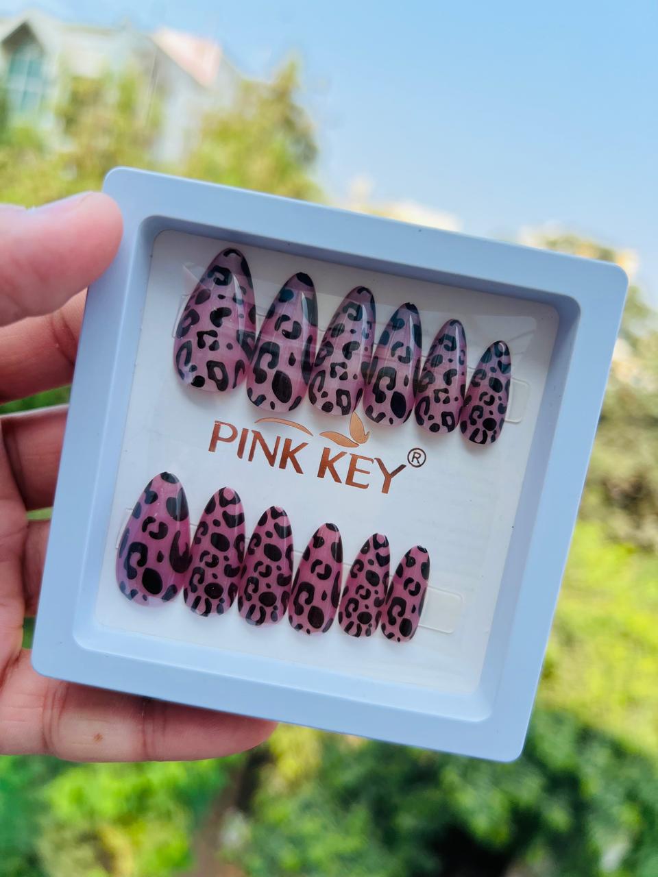 Leopardl Print False Nails – Full Cover, Stylish Stiletto Shape