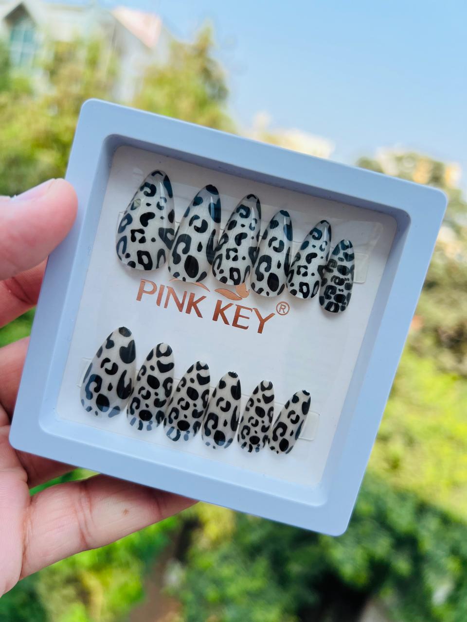 Leopardl Print False Nails – Full Cover, Stylish Stiletto Shape