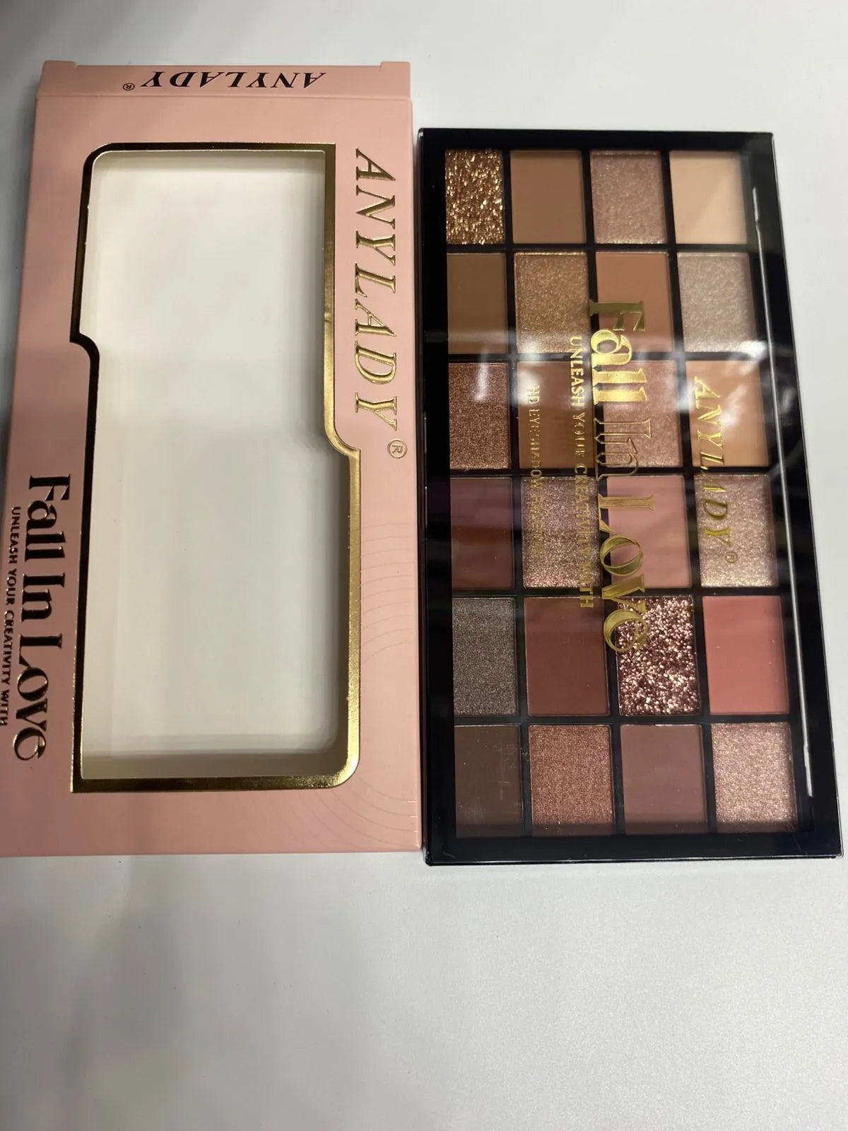Anylady Fall In Love 24 Color Eyeshadow Palette 8419