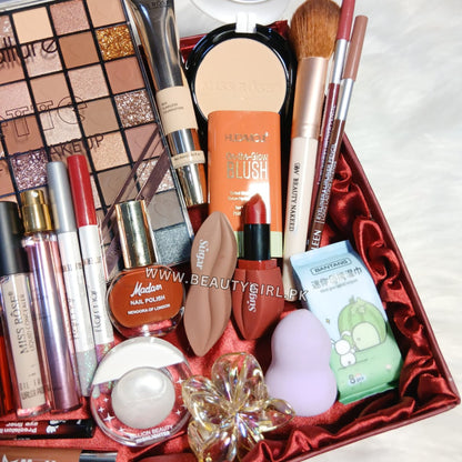 Begum Ki Eidi Exclusive Deal Perfect Eid Gift for Her (With Gith Box)