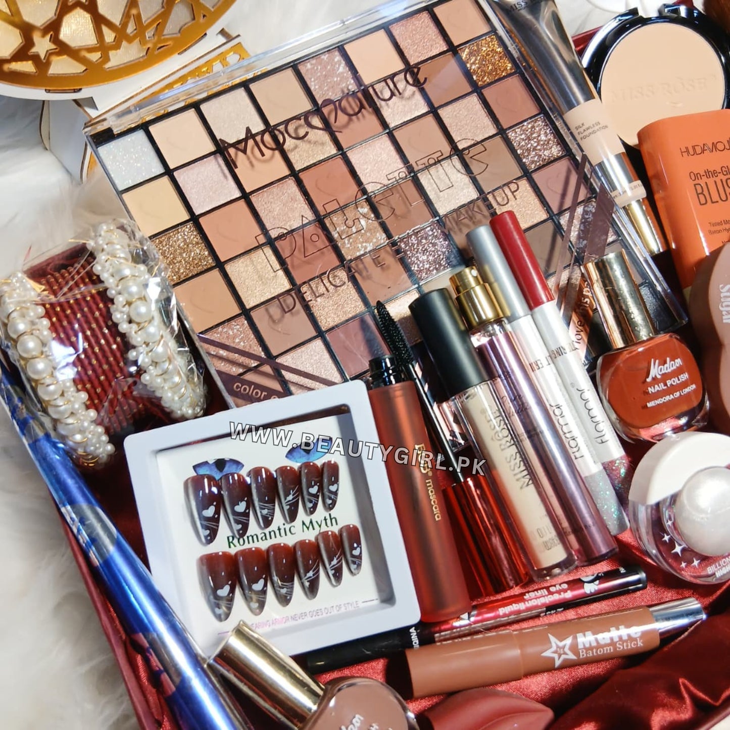 Begum Ki Eidi Exclusive Deal Perfect Eid Gift for Her (With Gith Box)