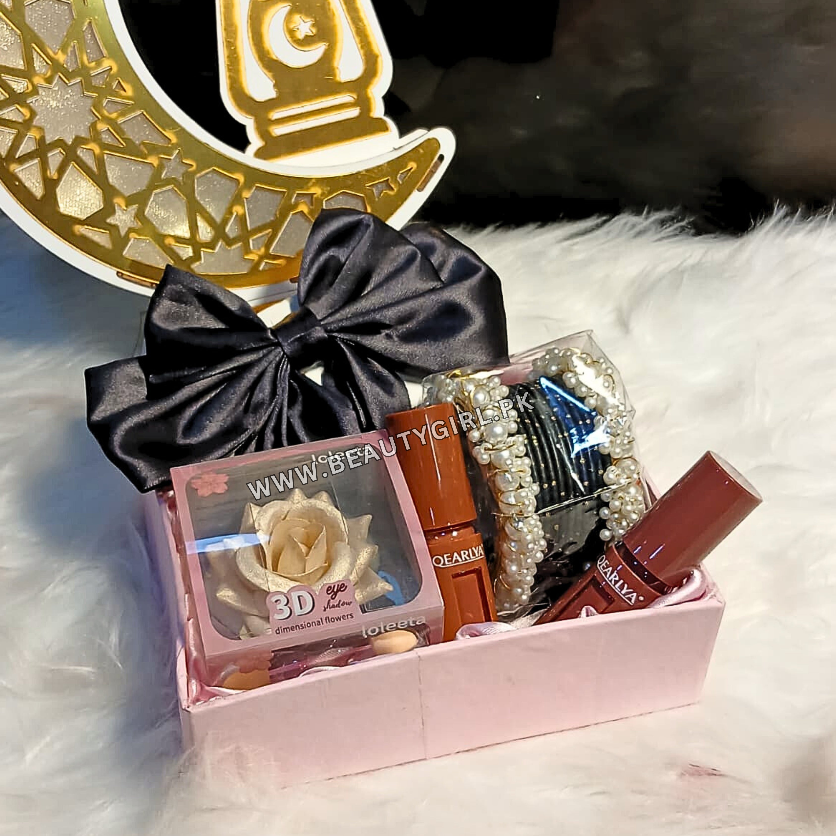 Baji ka Tohfa (A special Gift gesture for Her) with Gift Box