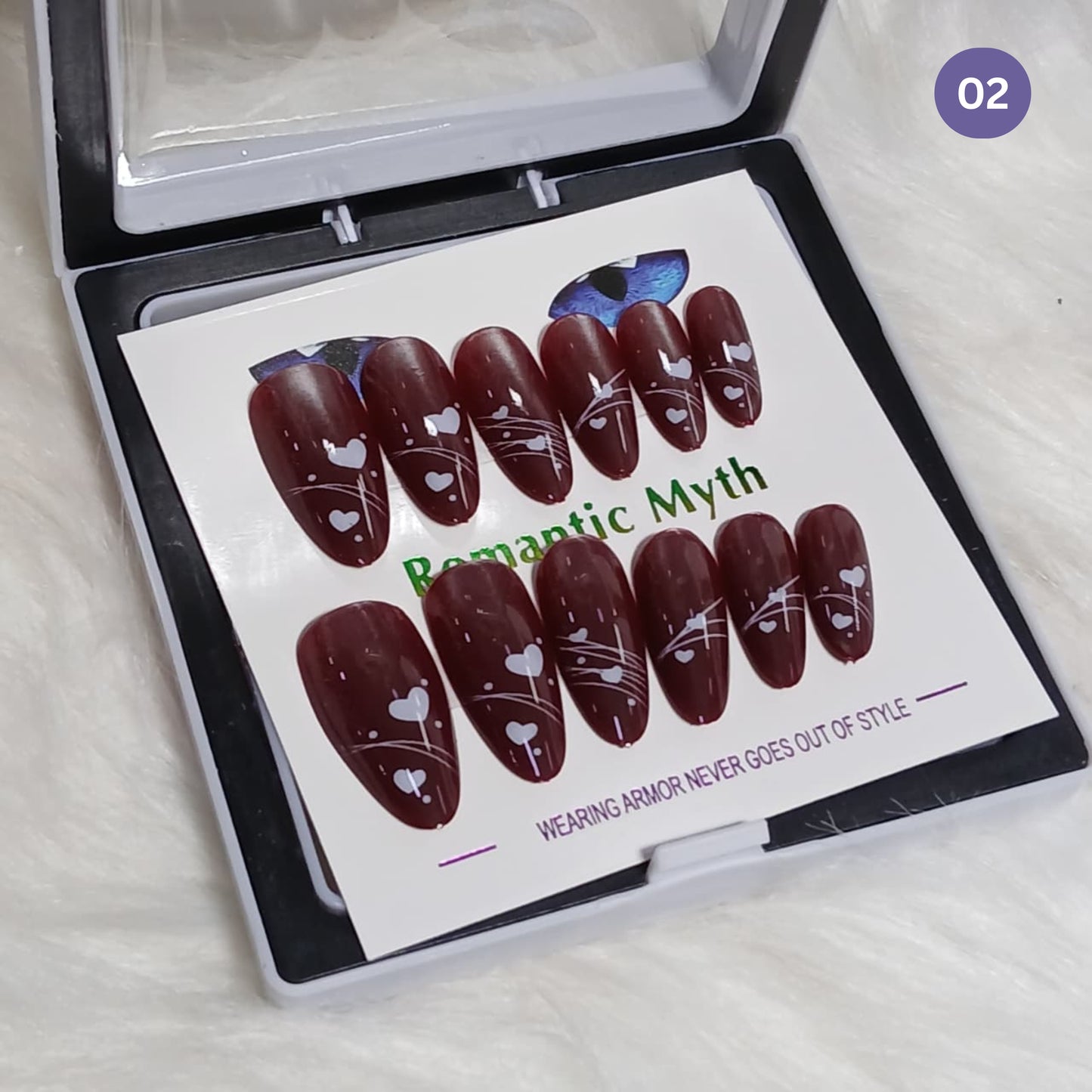 Romantic Myth Classic Elegance Press-On Nail Kit Cat's Eye Nails