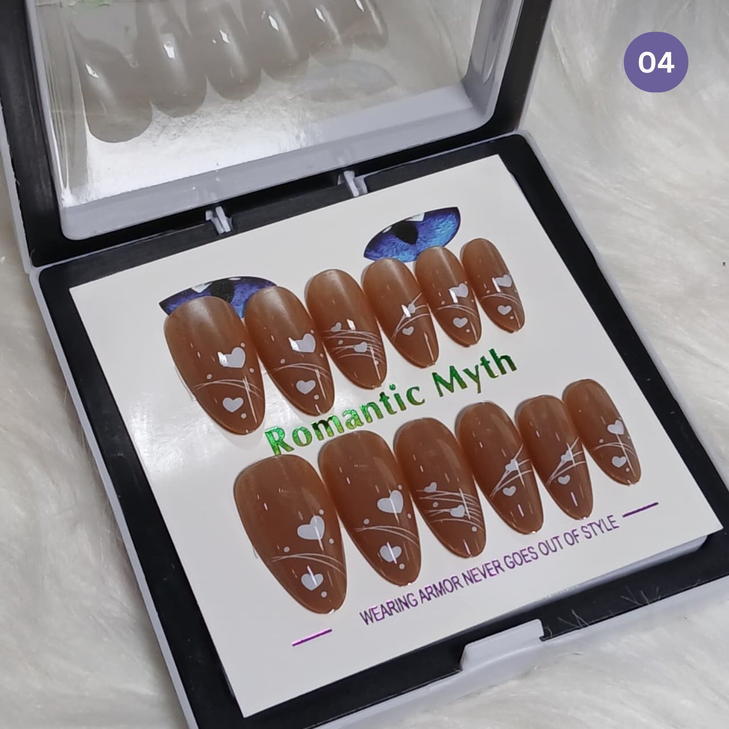 Romantic Myth Classic Elegance Press-On Nail Kit Cat's Eye Nails