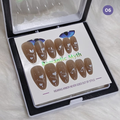 Romantic Myth Classic Elegance Press-On Nail Kit Cat's Eye Nails