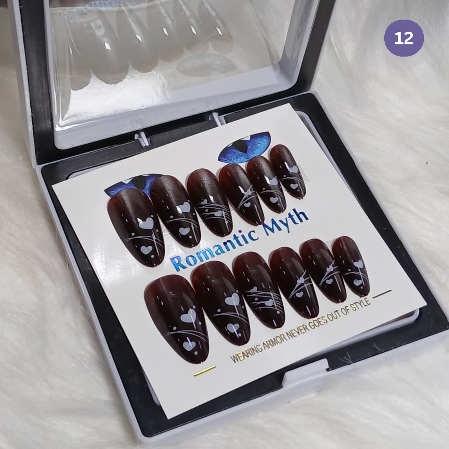 Romantic Myth Classic Elegance Press-On Nail Kit Cat's Eye Nails