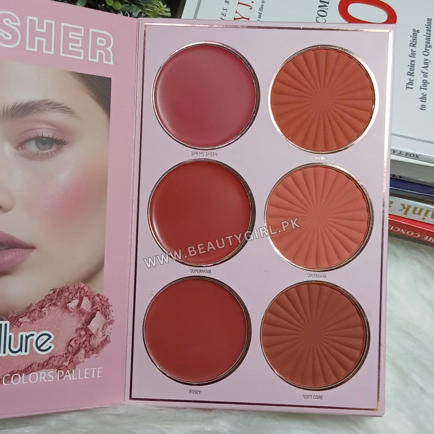 Mocallure New 5in1 Tiger Book Palette