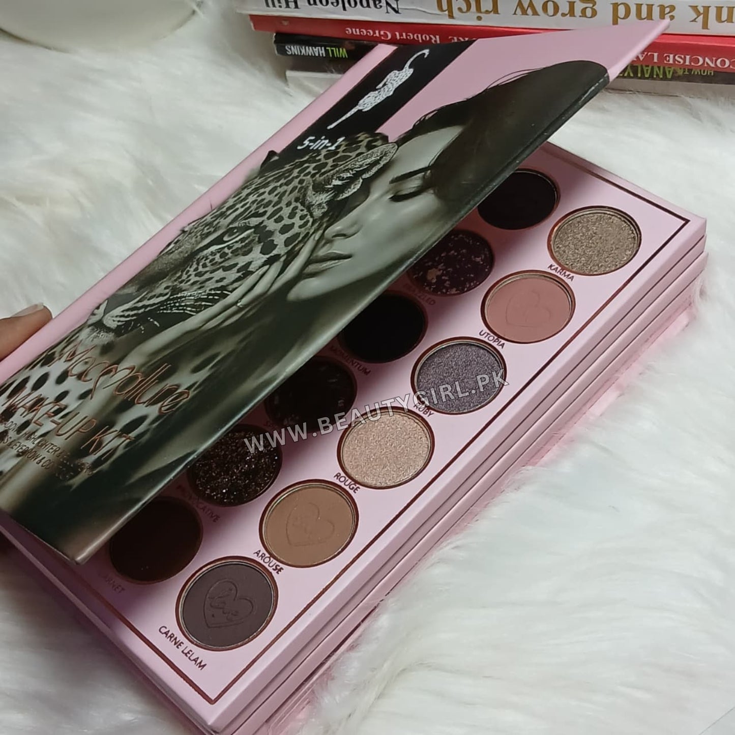 Mocallure New 5in1 Tiger Book Palette