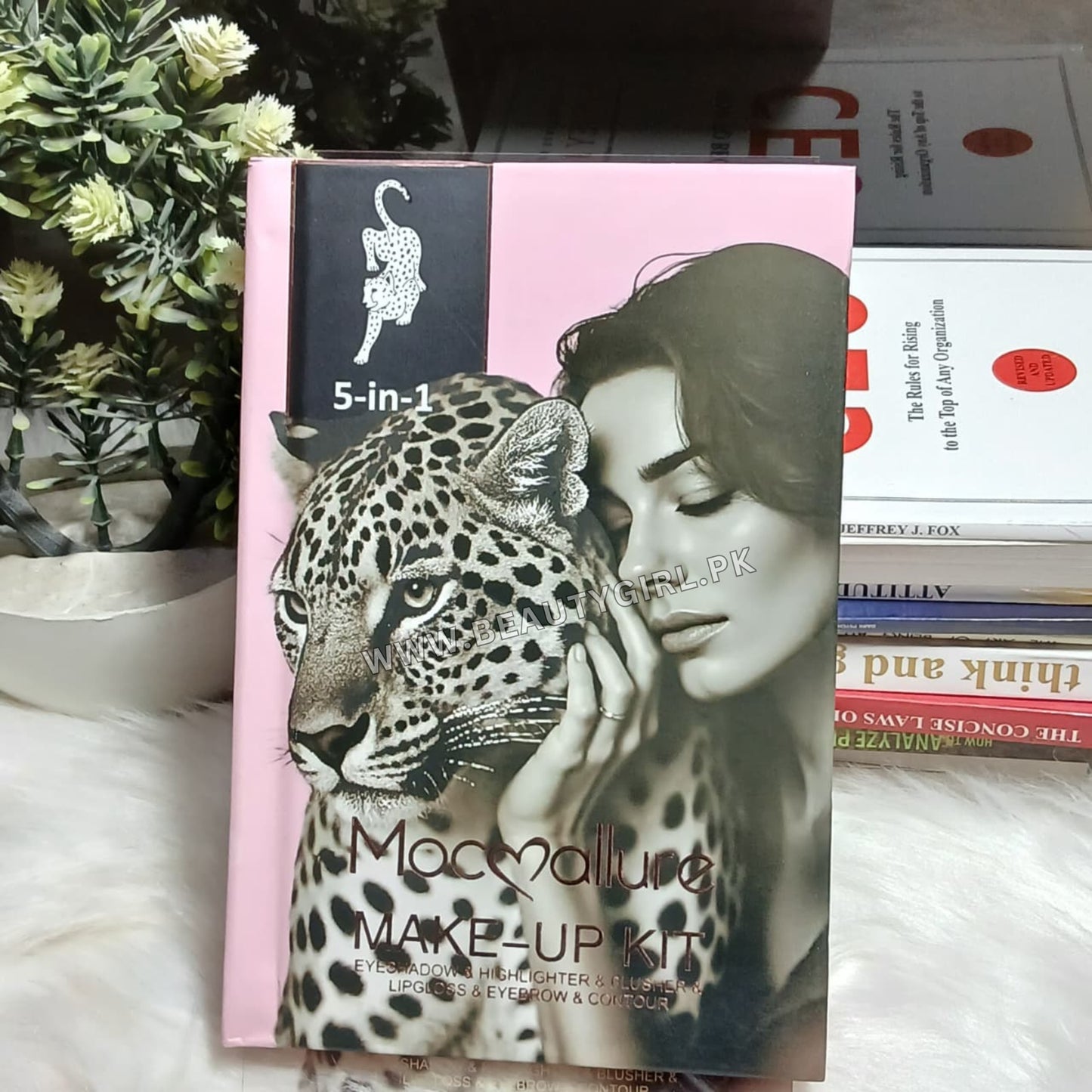 Mocallure New 5in1 Tiger Book Palette