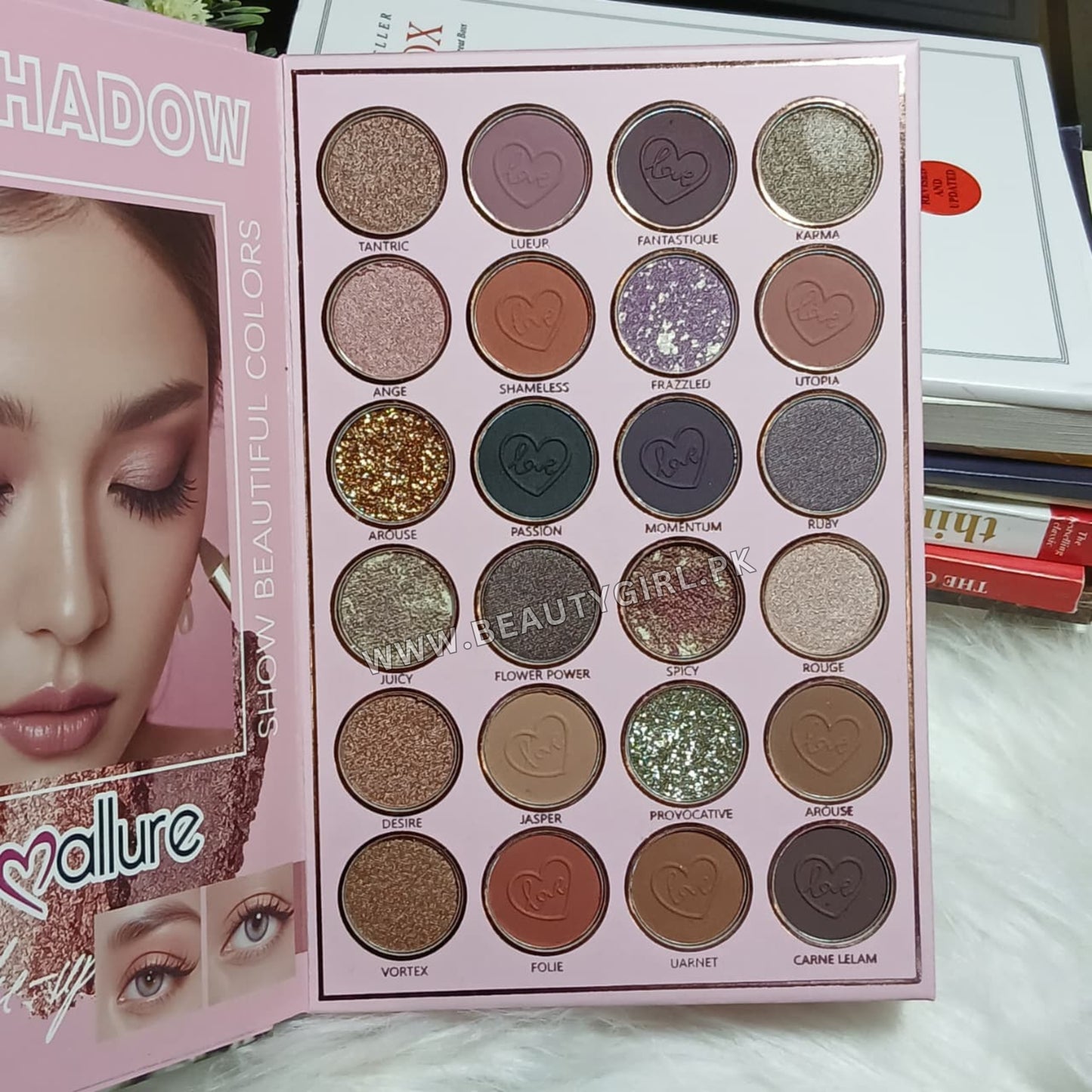 Mocallure New 5in1 Tiger Book Palette