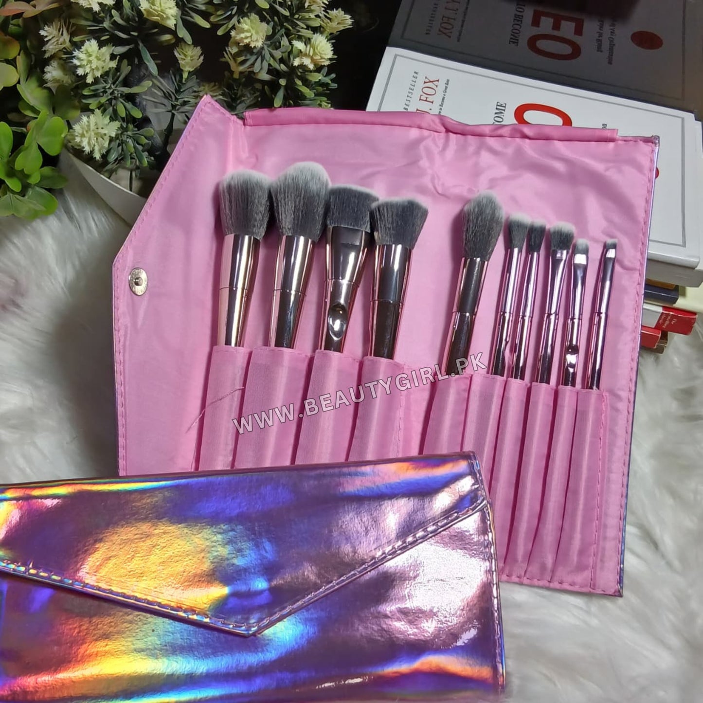 10pcs Premium Synthetic Foundation Powder Concealers Eye shadows Blush Makeup Brushes Rose Gold Cosmetic Brushes with Travel Bag