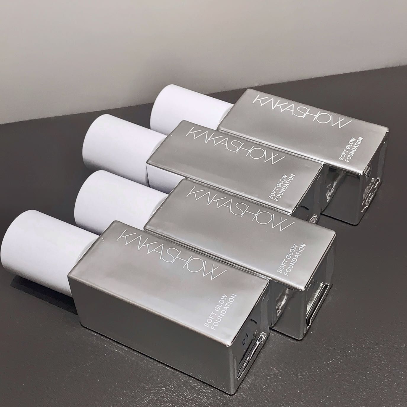 Kaka Show Soft Glow Foundation 