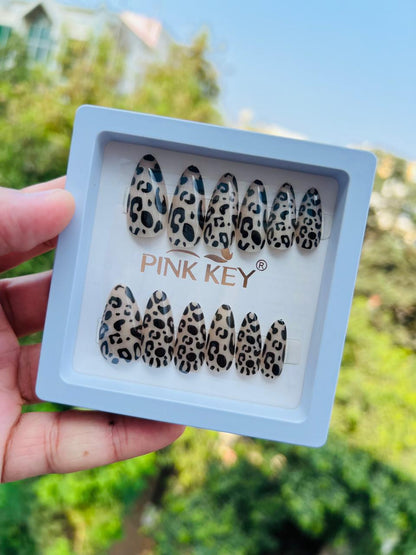 Leopardl Print False Nails – Full Cover, Stylish Stiletto Shape