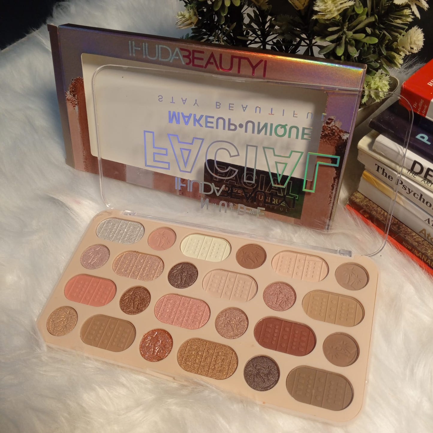 High Quality Nude Shades Super Pigmented 24 Color Eye Shadow Palette