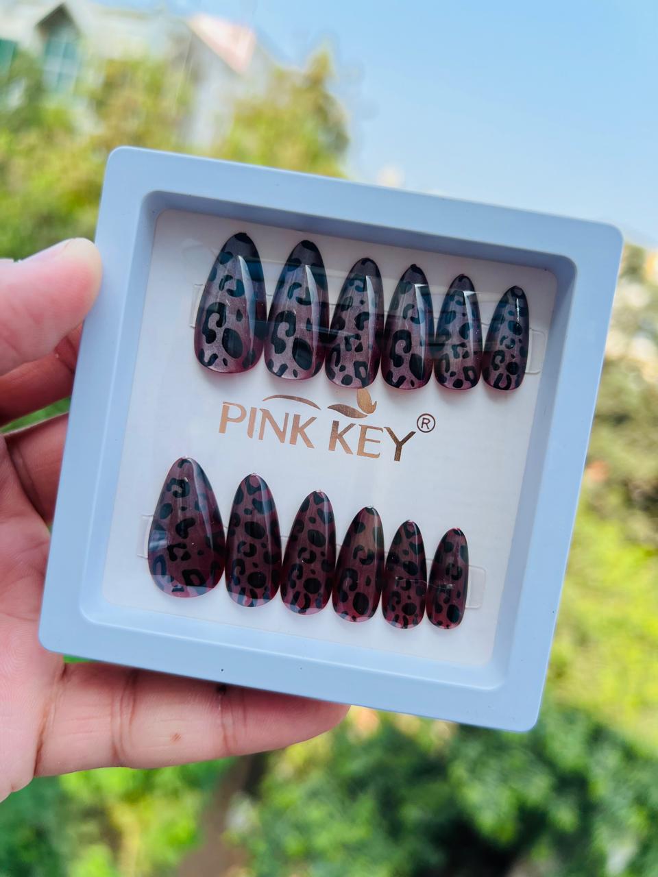 Leopardl Print False Nails – Full Cover, Stylish Stiletto Shape