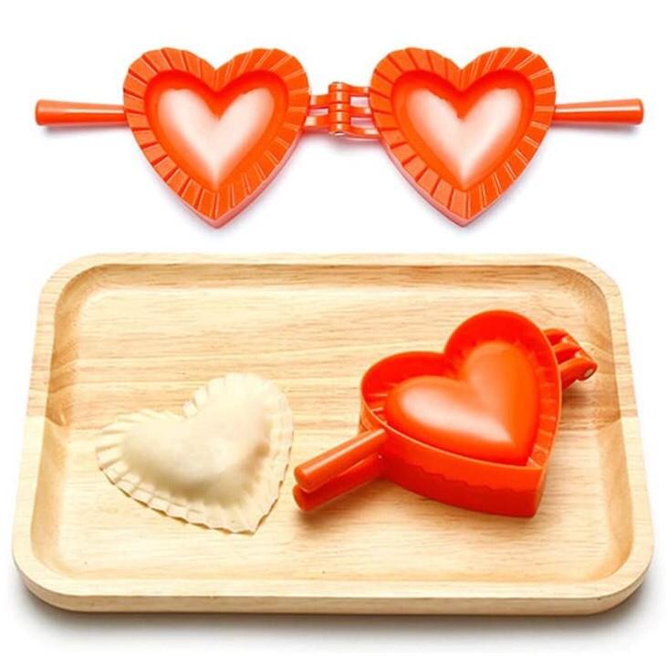 Heart Shape DIY Kitchen Dumpling Mold Dough Press Dumpling Maker