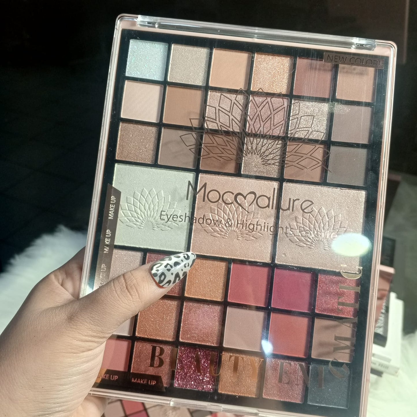 Mocallure Pro Master Eye Shadow & Glow Highlighter All-In-One Palette