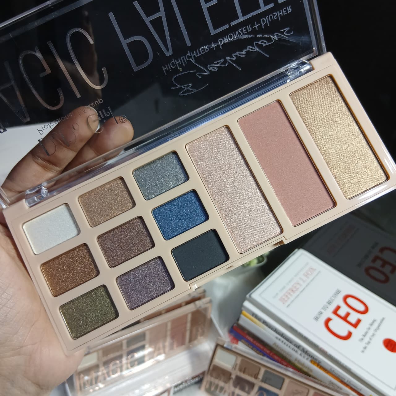 Dodo Girl Ultimate Glam Magic Eyeshadow, Highlighter & Bronzer Palette