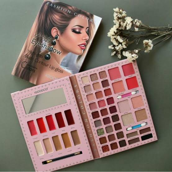 IGOODCO All In One Fashion Color Matte Eyeshadow Highlighter Palette