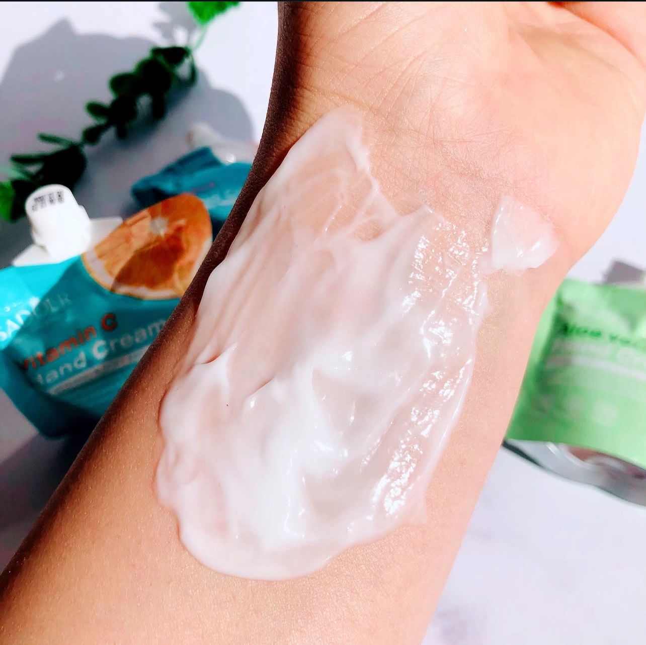 SADOER Refreshing Soft And Silky Hand Cream 30g