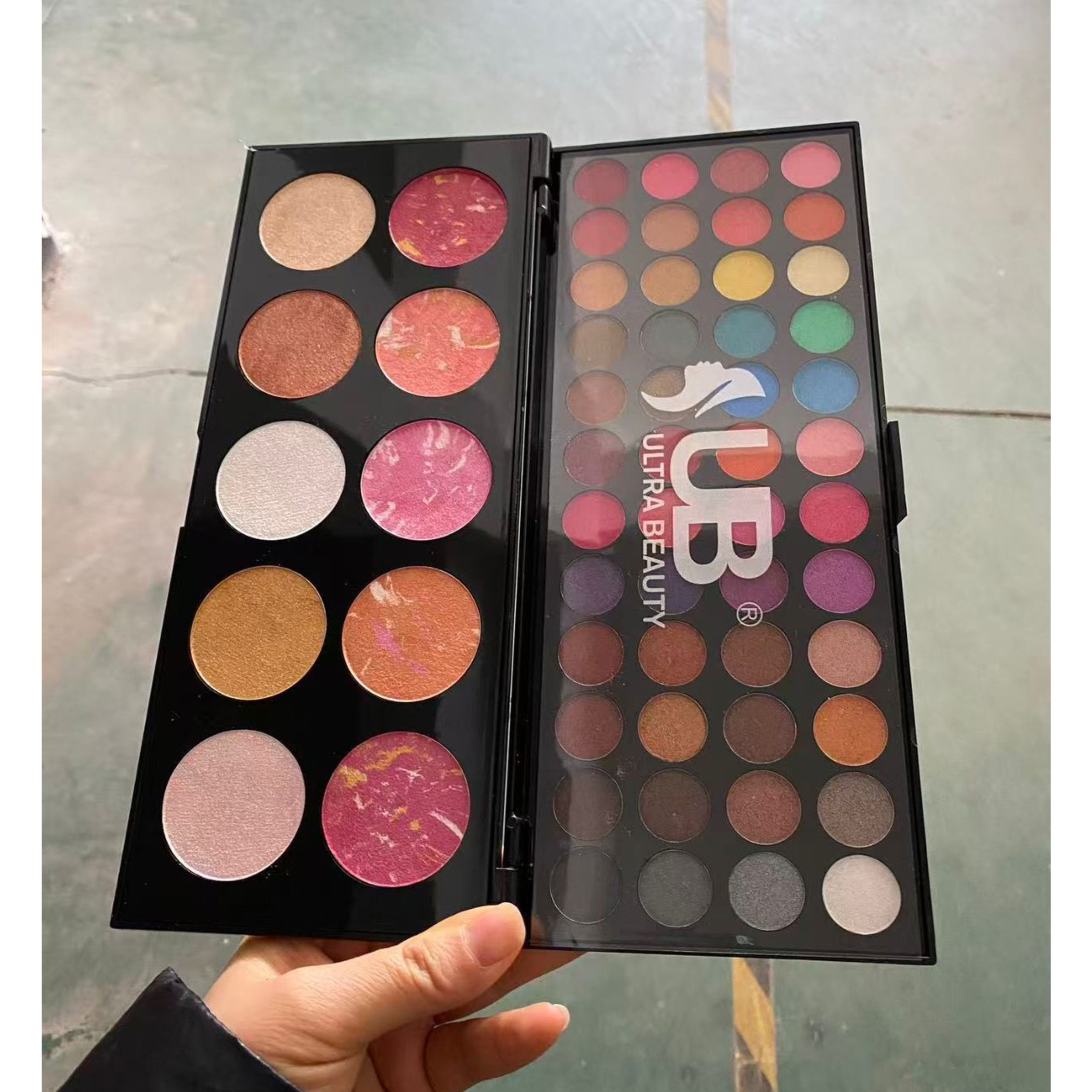 Ultra Beauty Makhmally + Matte Touch Eyeshadow & blucher Palette