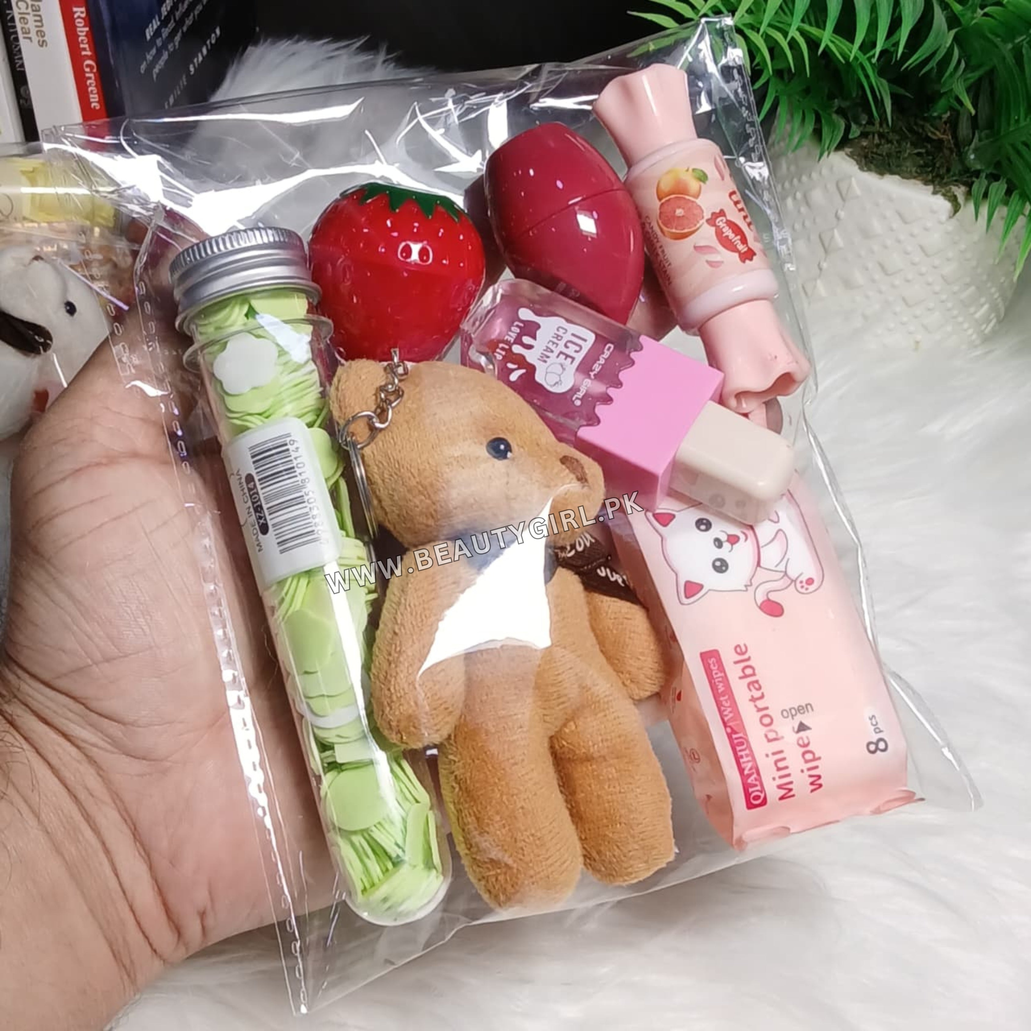 So Pretty Mini Beauty Gift Hamper for Your Princess