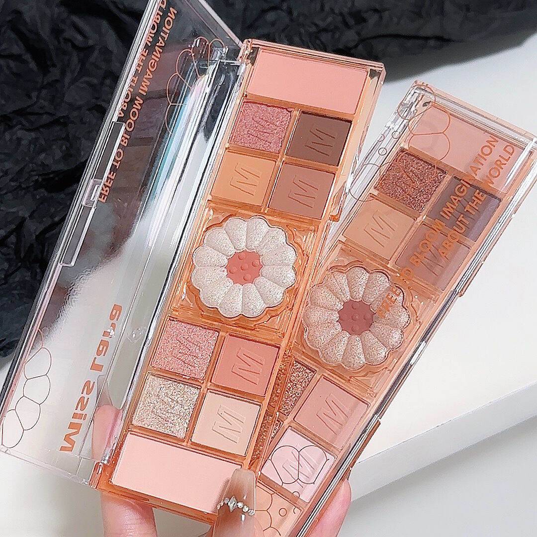 Miss Lara Cute Flower Soft Smooth Long-Lasting Eyeshadow Palette