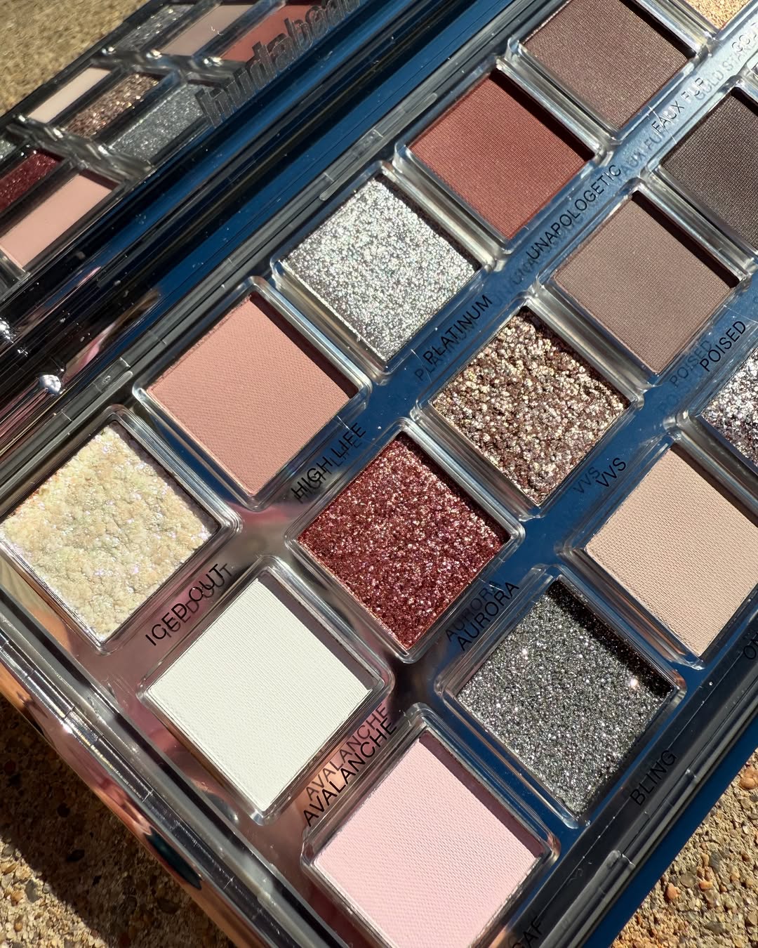 Hudamoji Icy Nude Eyeshadow Palette