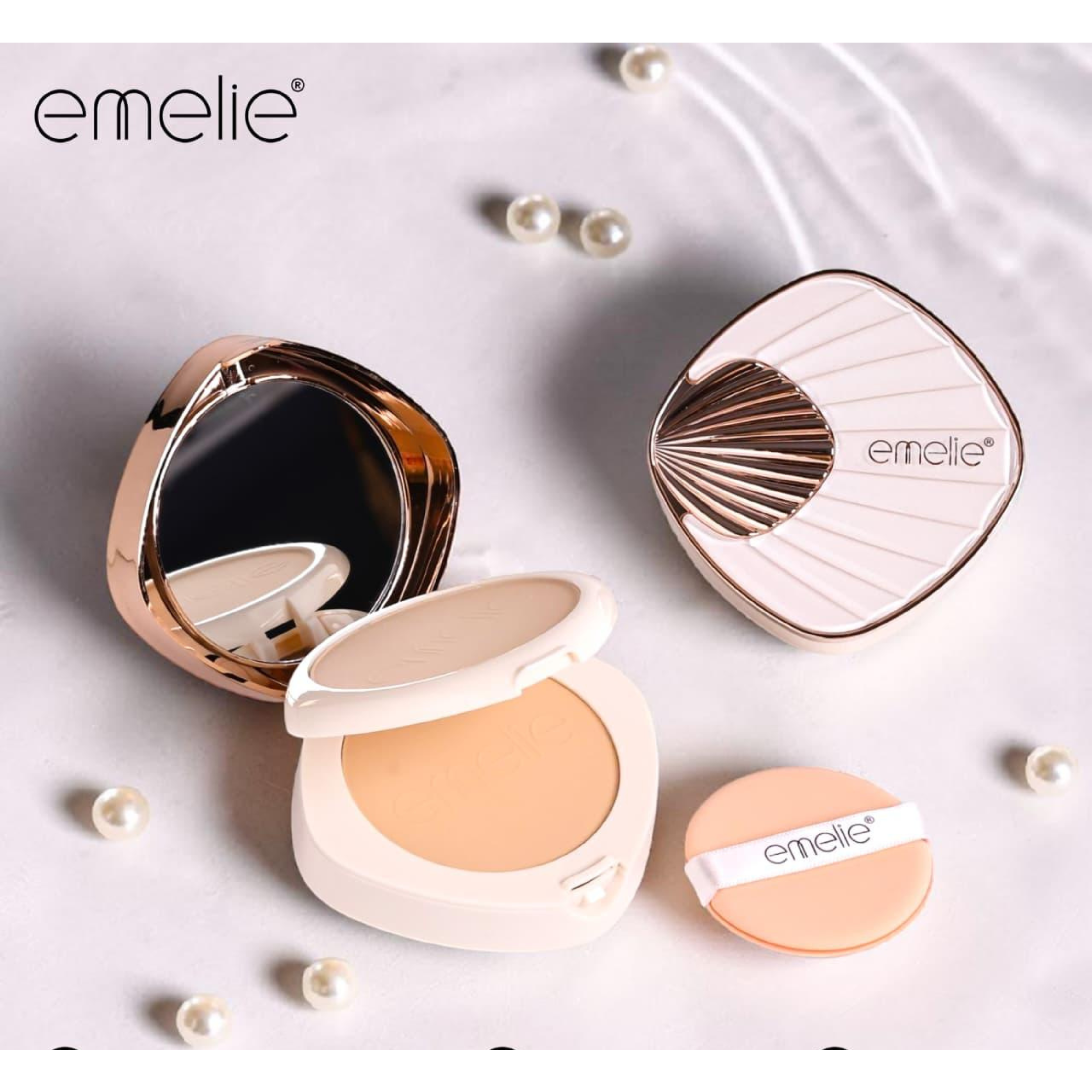 Emelie Paris Pearl Essence Full Coverage Matte Compact Powder