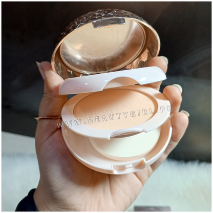 NoubaBlak Oil Control Matte Pressed Powder SPF 15
