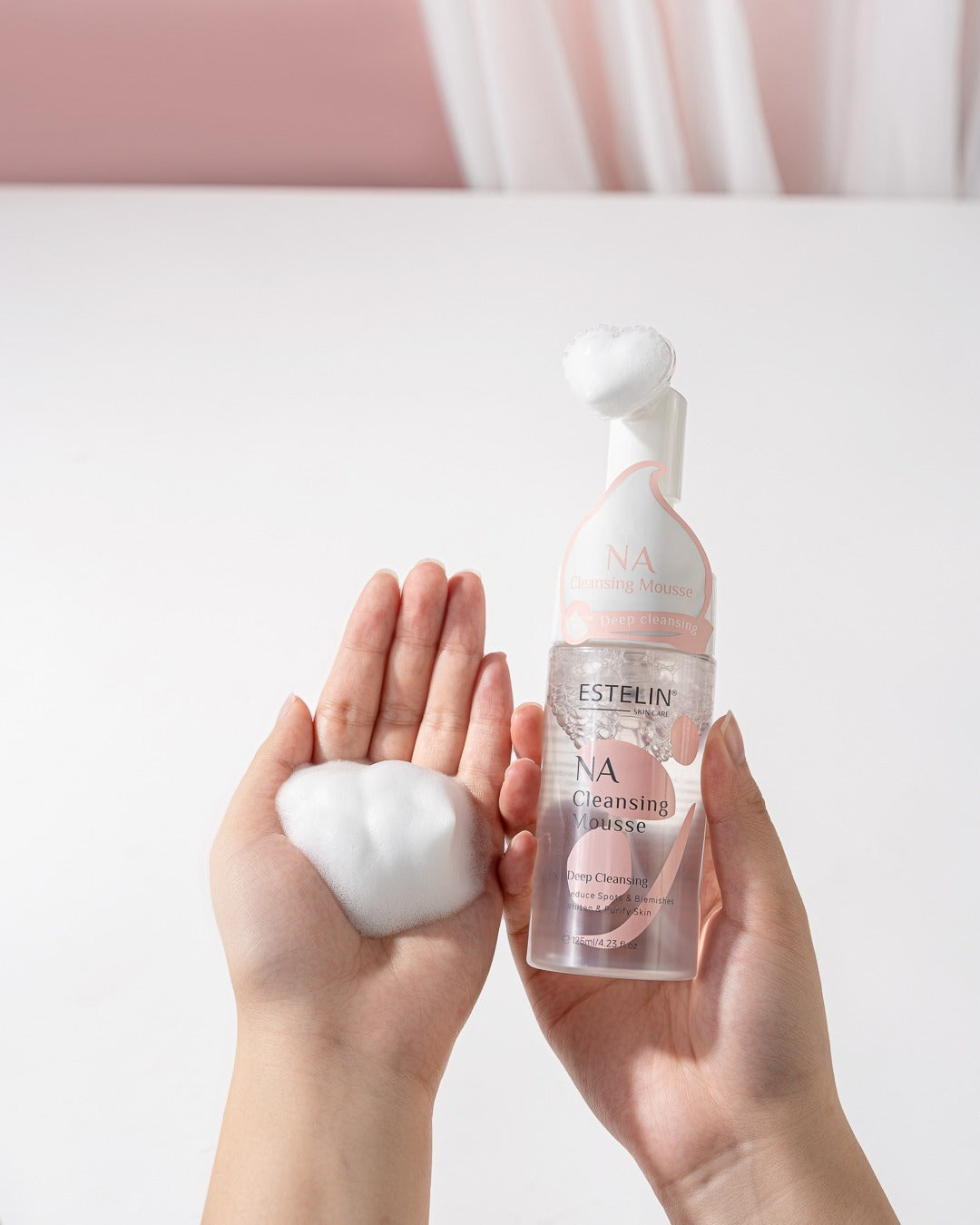 Esteline Niacinamide And Arbutin Cleansing Mousse