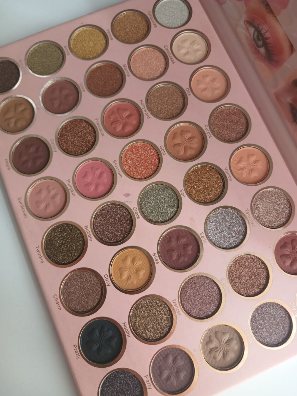 IGOODCO 40 Color  Professional Makeup Eyeshadow Palette