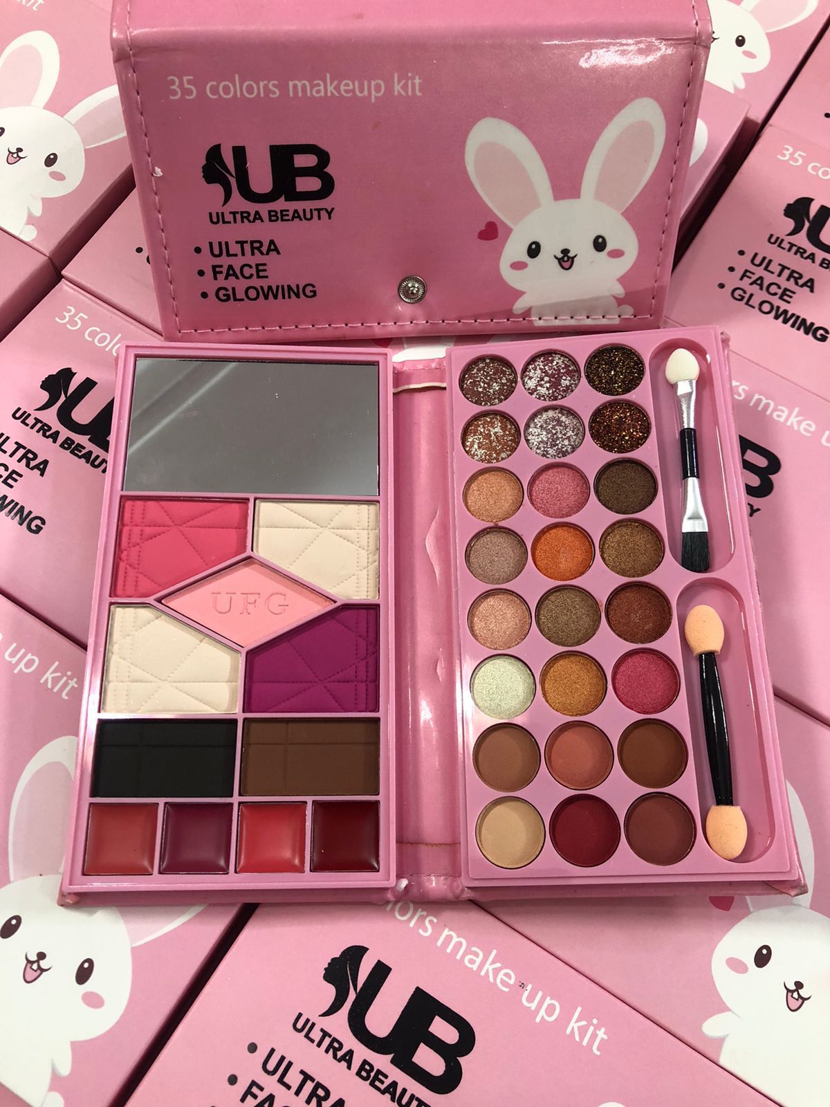 Ultra Beauty 8 in 1 Master Makeup Eyeshadow Palette