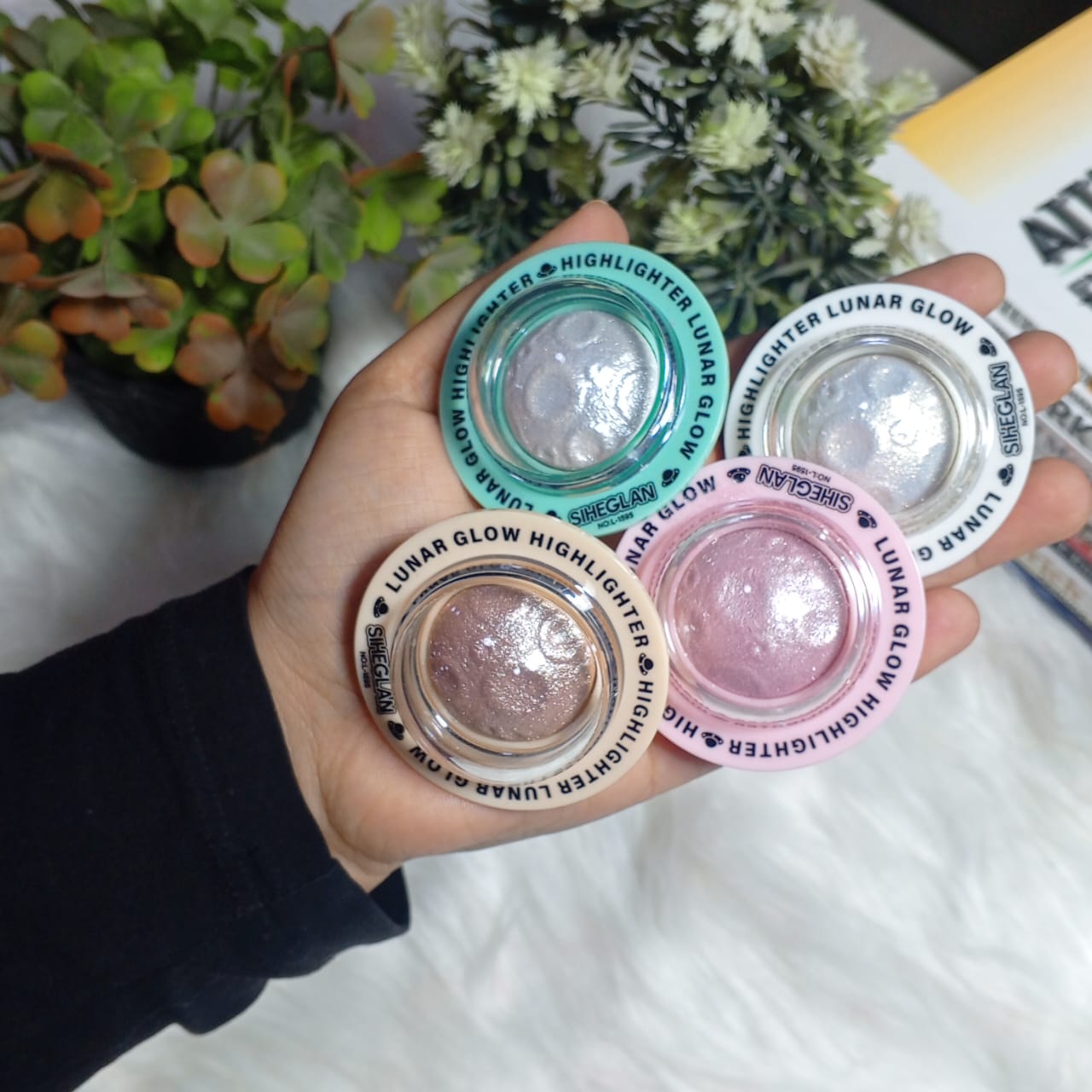 Siheglan Planet Glow Highlighter Ultra Shimmer Baked Face Illuminator Galaxy Shine Finish Pack of 4