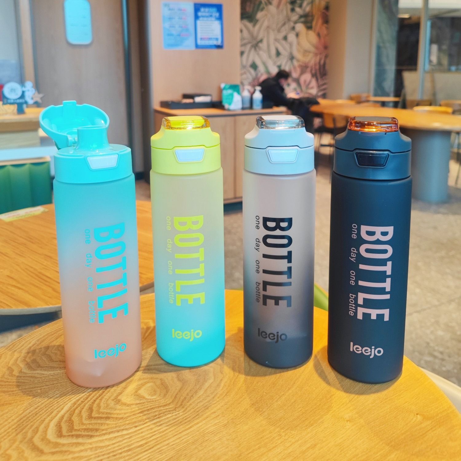 Leejo Travel Sports Water Bottle with Leak-Proof Time Marking Temperature 1000ml