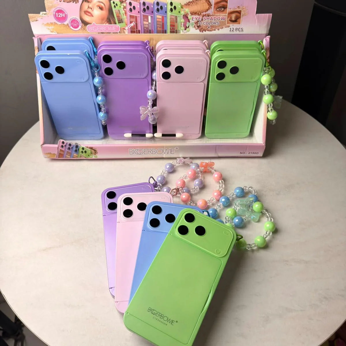 IPhone 17 Pro Max Style Eyeshadow Palette With Hand Band