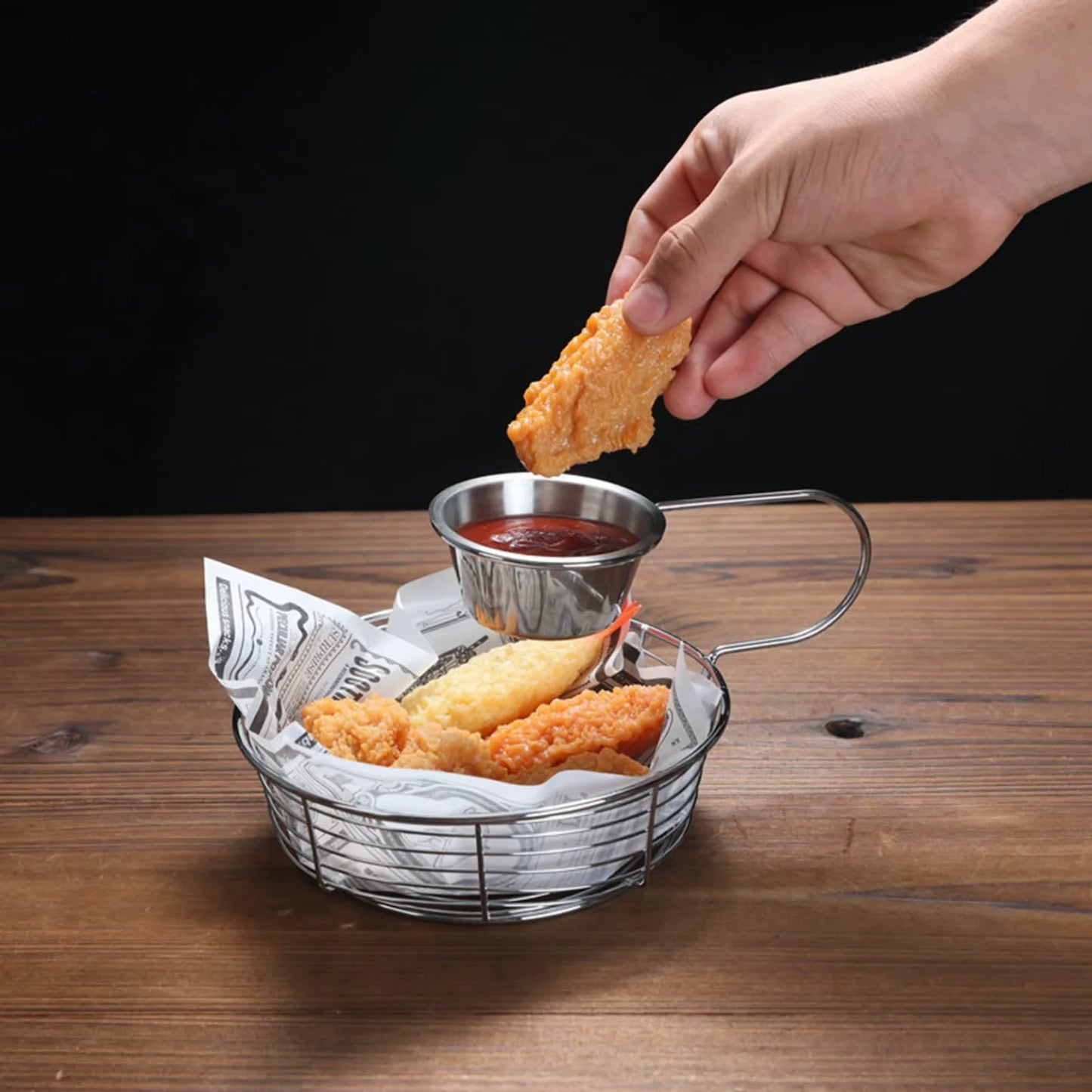 Multifunctional Snack Basket Snack Serving Tray With Sauce Dipper